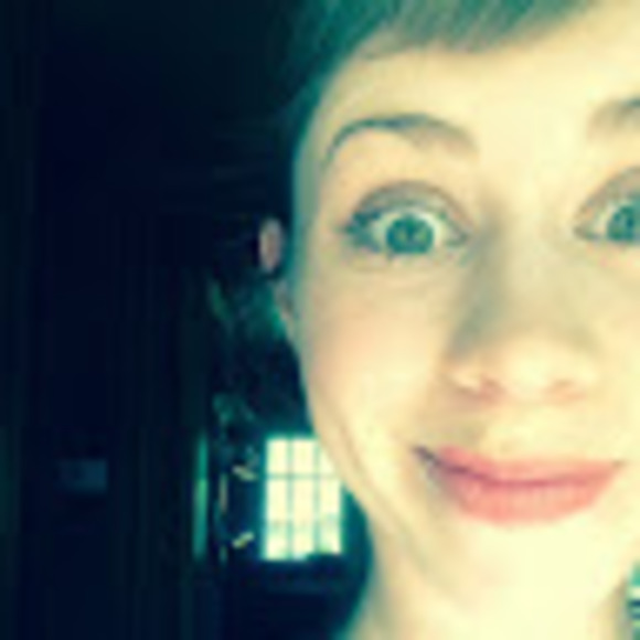 Meet your Posher, Hannah - Picture 1 of 1